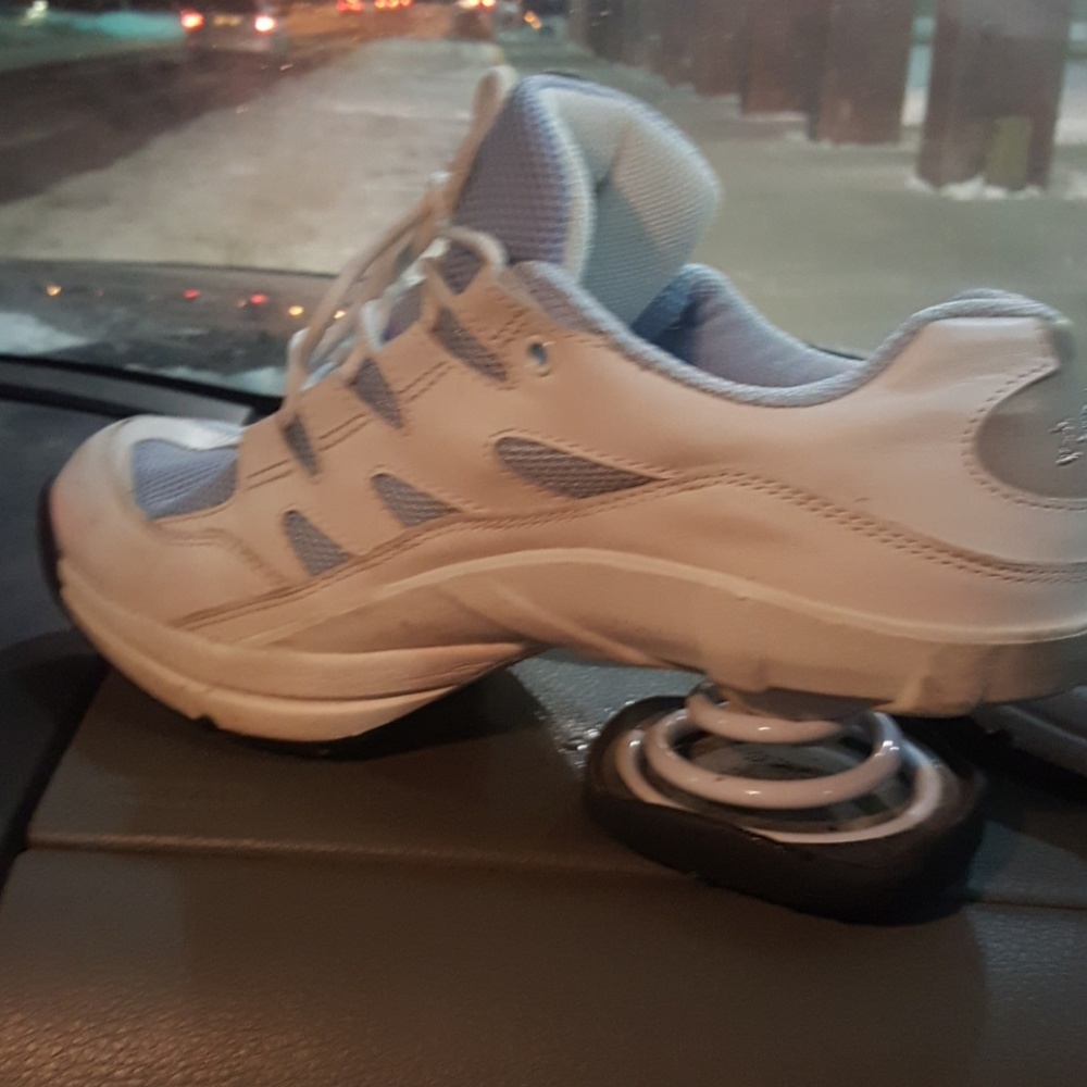 Z-coil 10 shoes slip resistant
